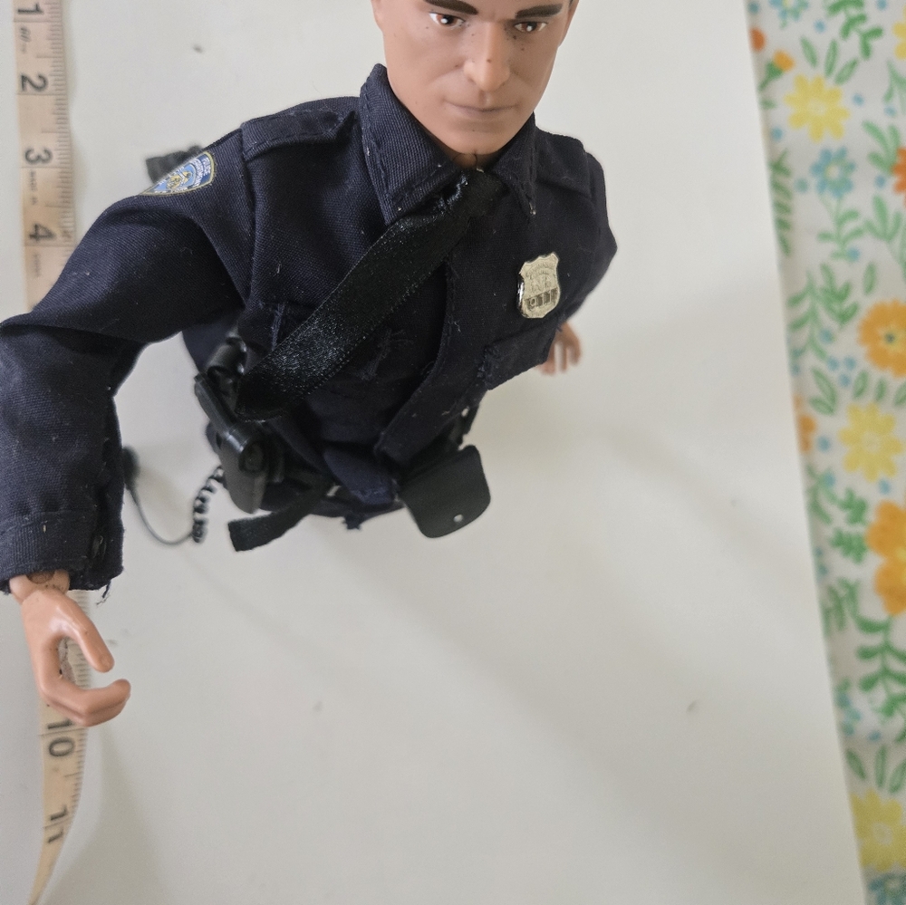 NYPD POLICE OFFICER ACTION FIGURE